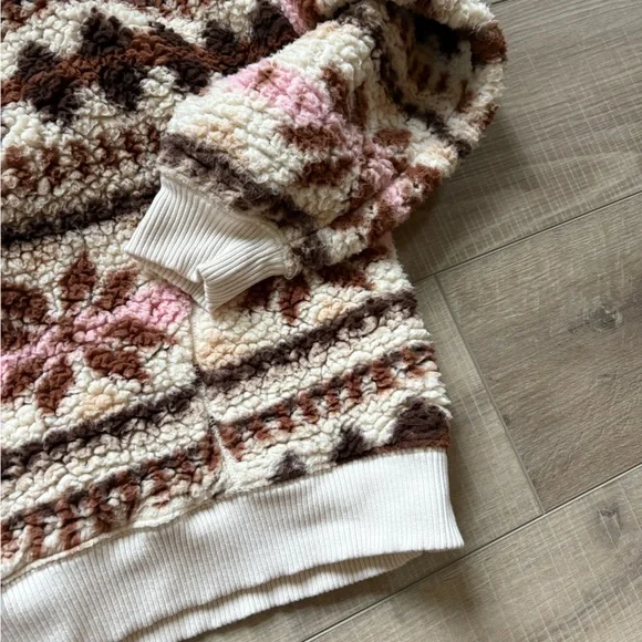 Aerie hometown holiday Cream and Brown Floral fleece quarter zip - Picture 6 of 11